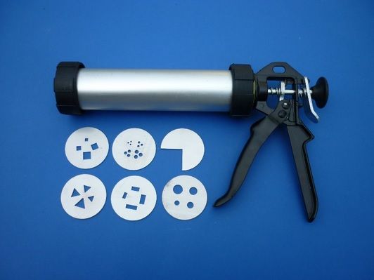 Handtonpresse mit Stahlschablonen