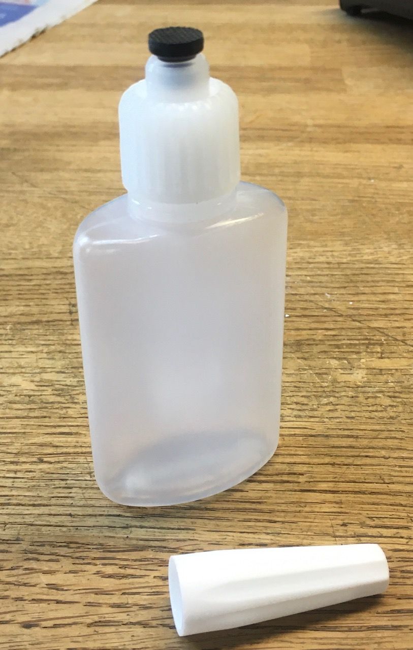 Malflasche mit Düsenadapter