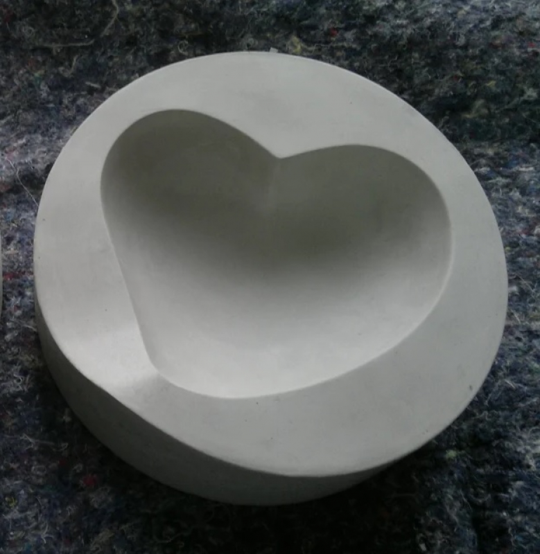 SOHERZKli Heart (left) 16 cm Sprig Mold